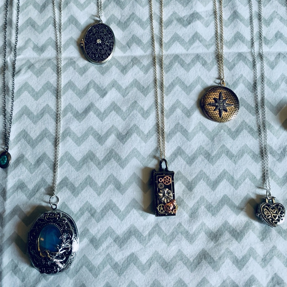 Jewelry - Picture 2 of 12